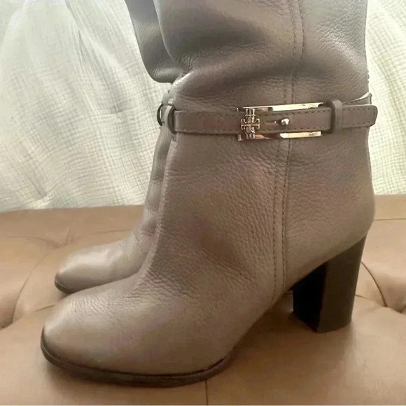 Tory Burch Jenna Zip Back knee-high boots Grey/Taupe Pebbled Leather Size 8 EUC - Picture 6 of 16